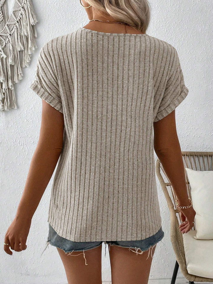 Franziska - Lässiges Rippshirt mit Knöpfen