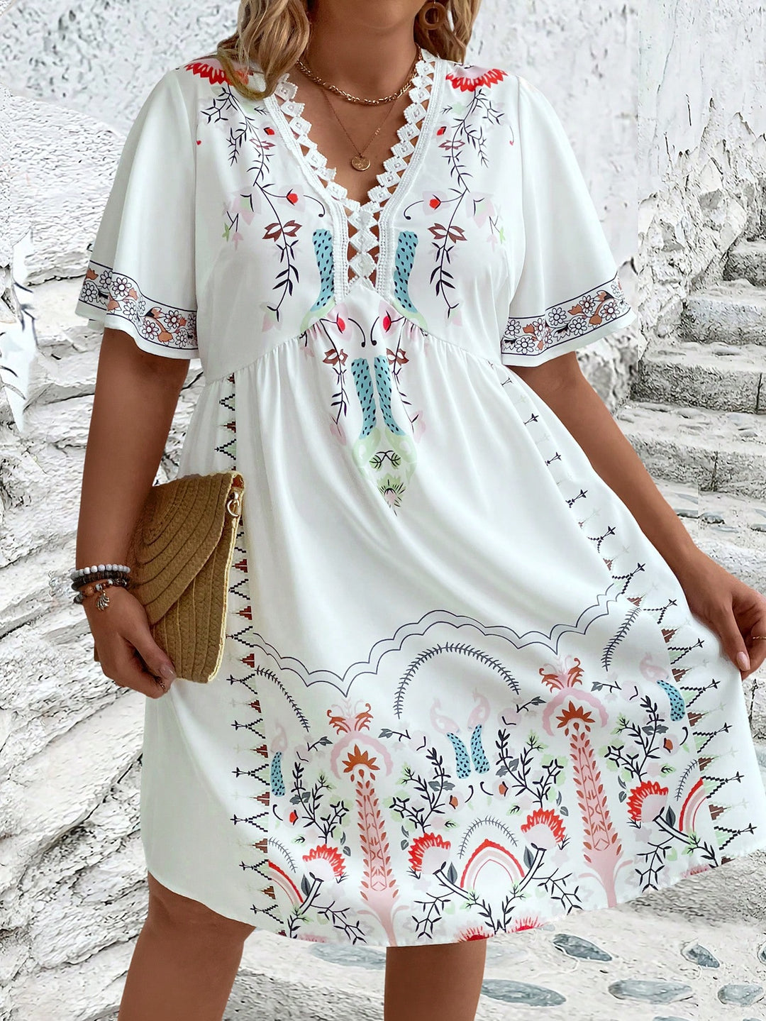 Mia - Plus Size Boho Kleid mit Blumenmuster und Spitze