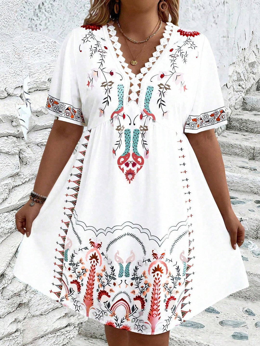 Mia - Plus Size Boho Kleid mit Blumenmuster und Spitze