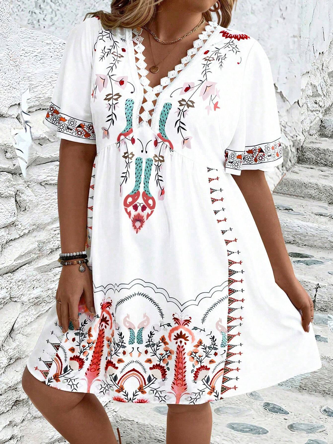 Mia - Plus Size Boho Kleid mit Blumenmuster und Spitze