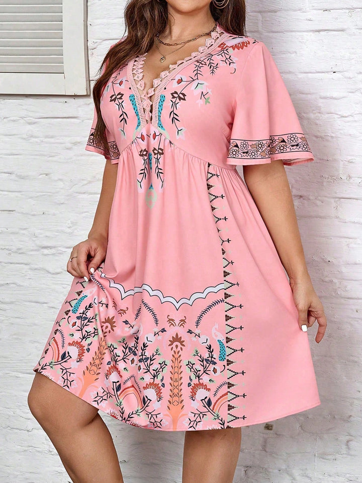 Mia - Plus Size Boho Kleid mit Blumenmuster und Spitze