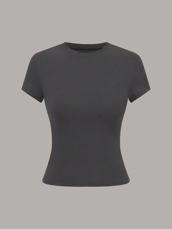 Mia - Schlichtes Slim-Fit T-Shirt
