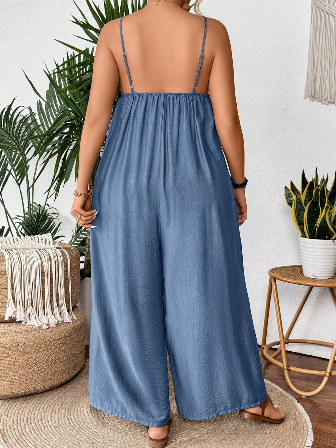 Isabelle - Plus Size Luftiger Jumpsuit mit Spaghettiträgern