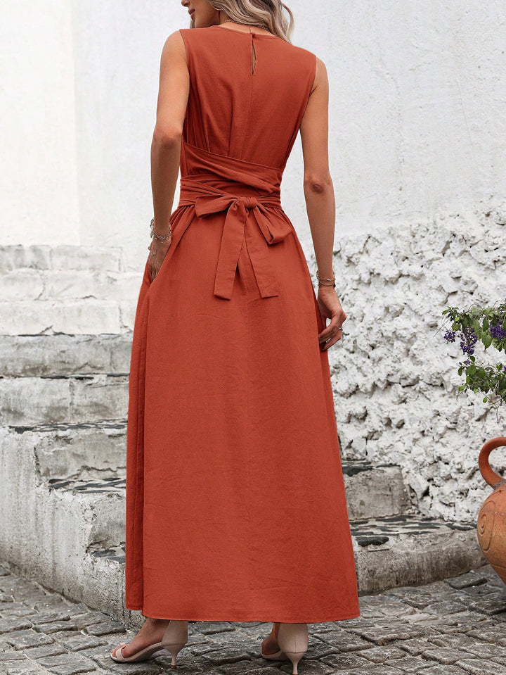 Mara - Ärmelloses Kleid mit Gürtel