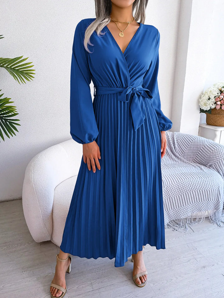 Mira Elegantes Falten-Maxikleid