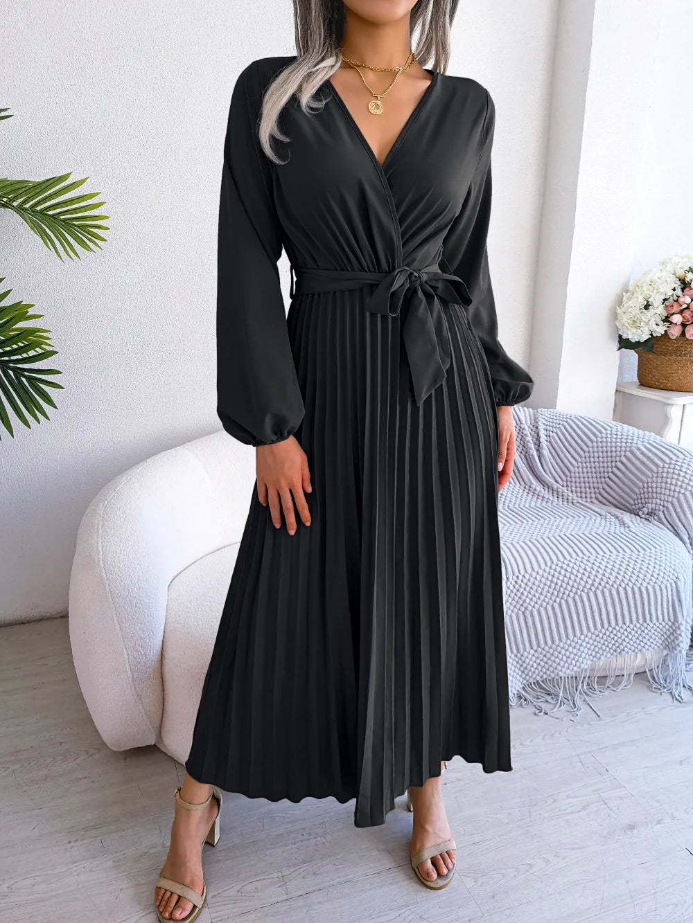 Mira Elegantes Falten-Maxikleid
