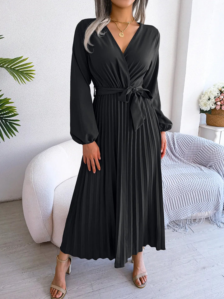 Mira Elegantes Falten-Maxikleid