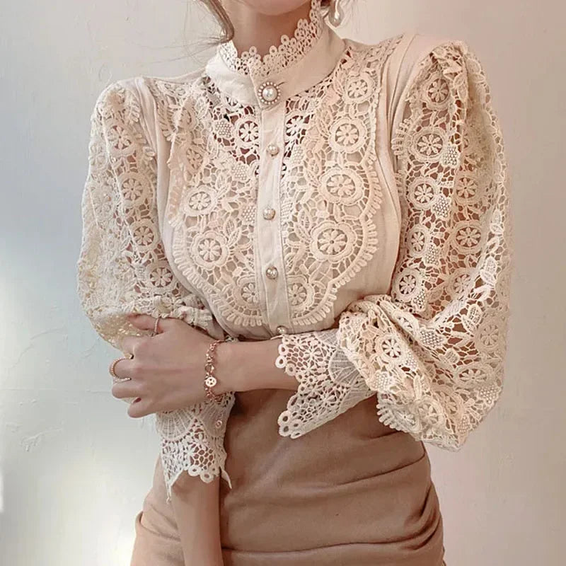 Bianca - Bluse mit Spitzen Details