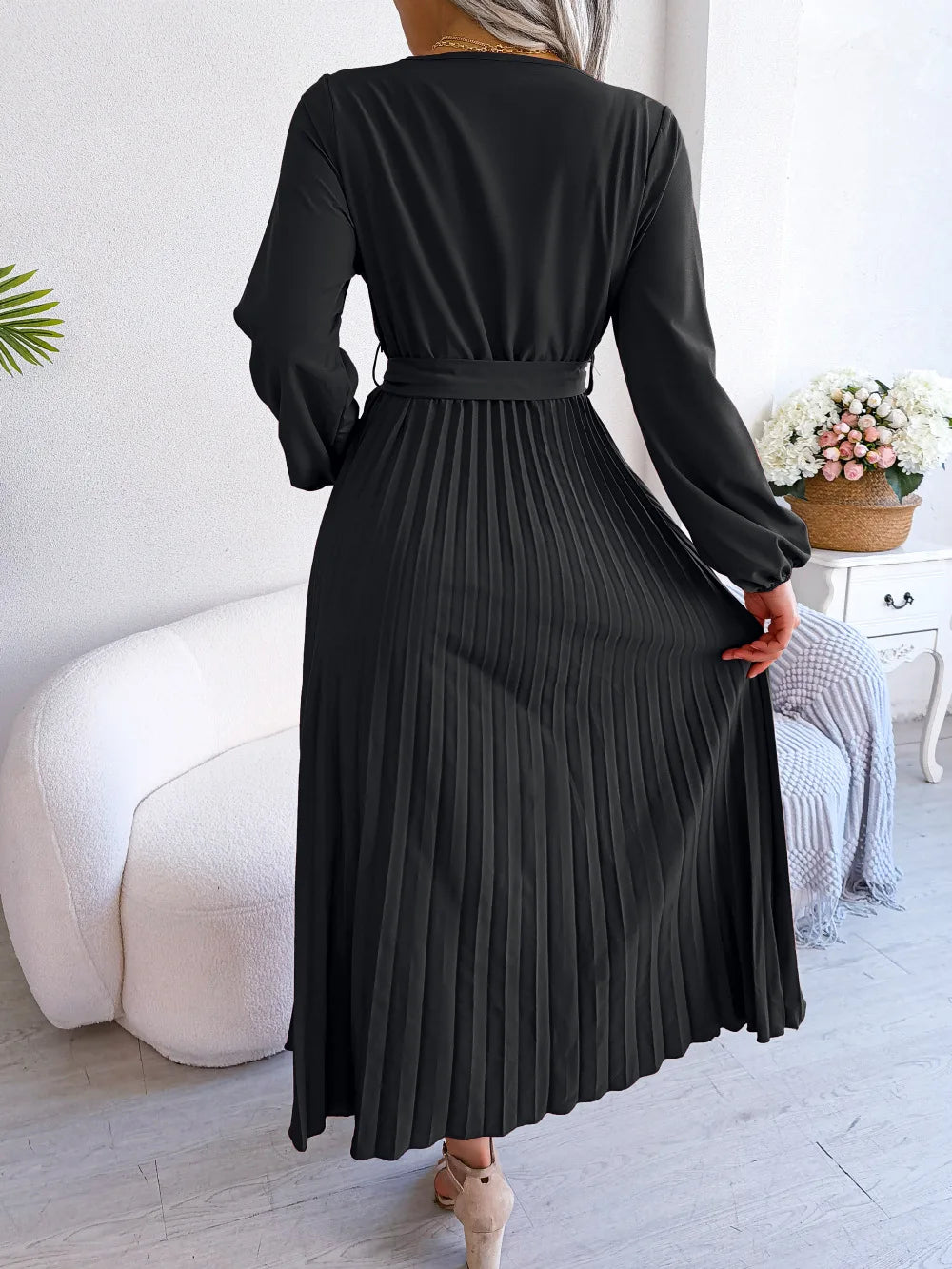 Mira Elegantes Falten-Maxikleid