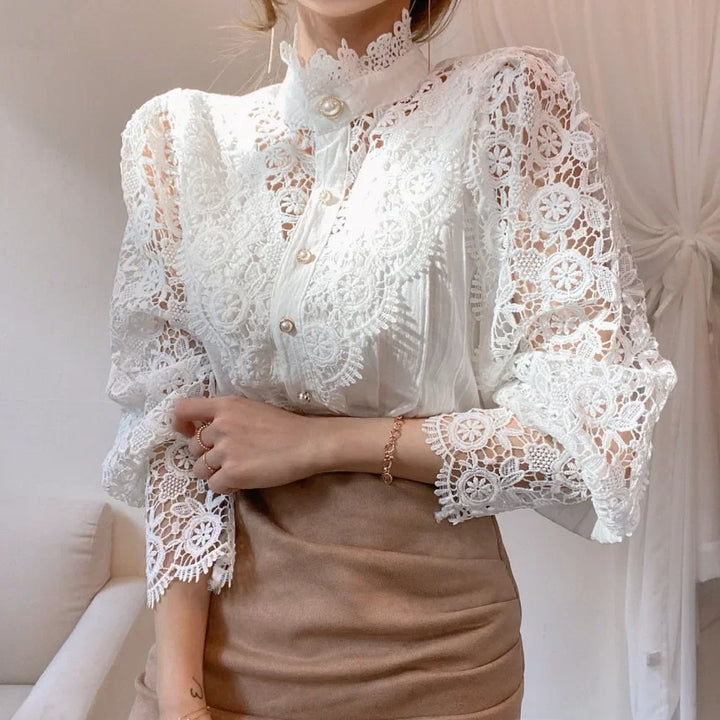 Bianca - Bluse mit Spitzen Details