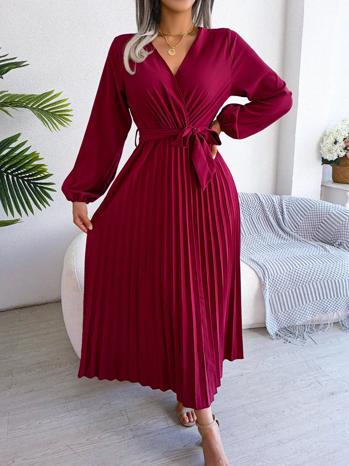 Mira Elegantes Falten-Maxikleid