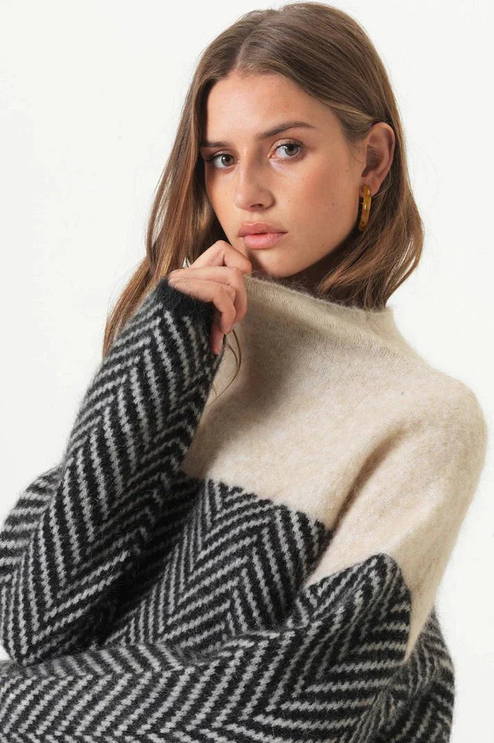 Mira - Kuscheliger Stehkragenpullover